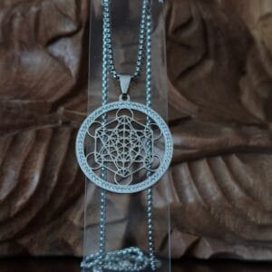 collier cube de M&eacute;tatron