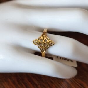 Bague nœud de sorcière réglable