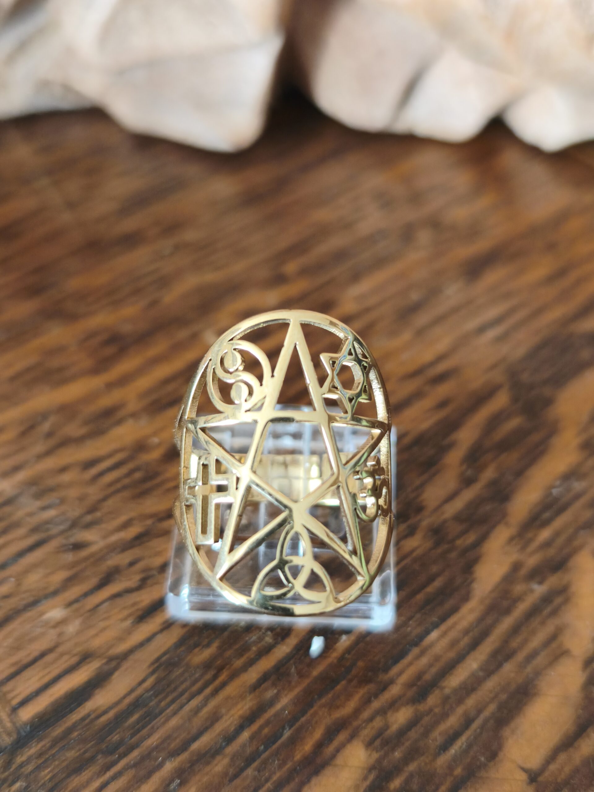Grande bague pentagramme ésotérique réglable dorée ou argentée
